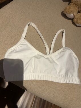 Elle White Lightweight Seamless Bralette